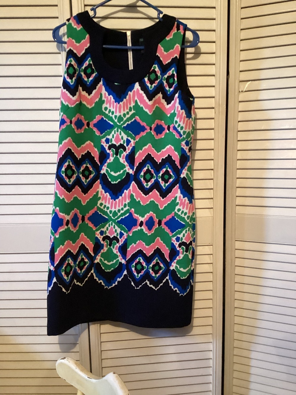Gabby Skye ladies sleeveless black multicolor  geometric design dress, size 6
